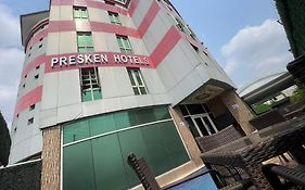 Presken Hotel At International Airport Road